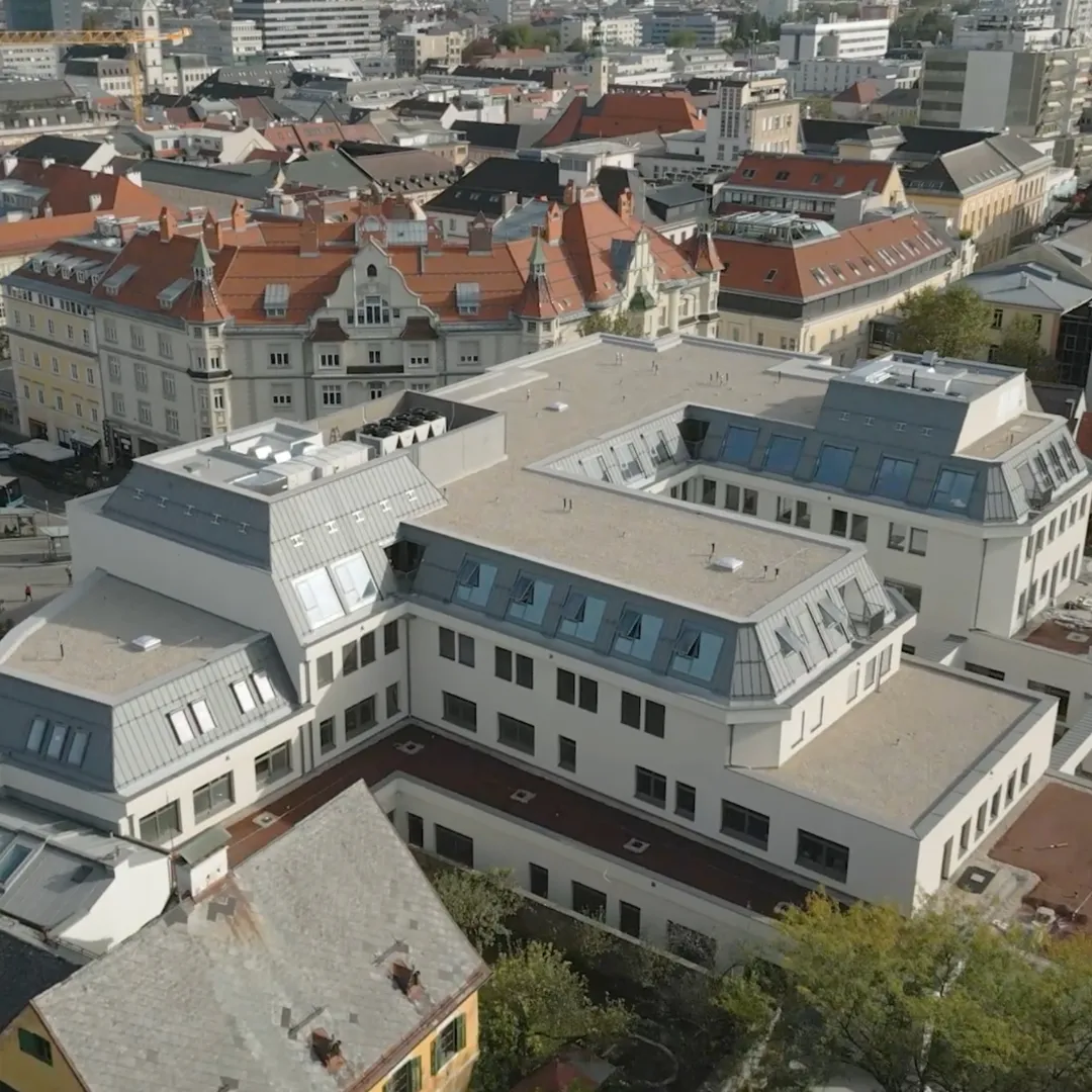 HOLLY HUB at Heiligengeistplatz